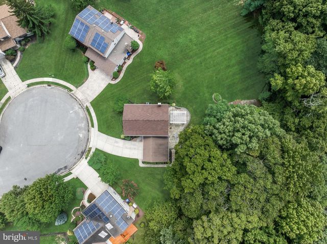 3 LANCELOT CT, Mount Laurel, NJ 08054