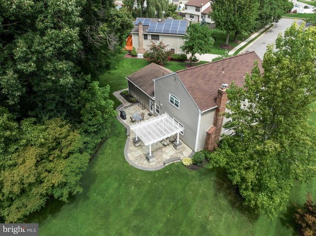 3 LANCELOT CT, Mount Laurel, NJ 08054