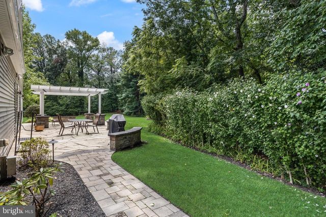 3 LANCELOT CT, Mount Laurel, NJ 08054