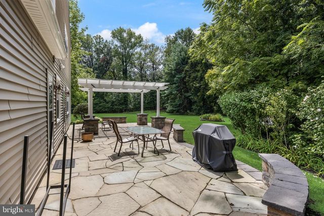 3 LANCELOT CT, Mount Laurel, NJ 08054