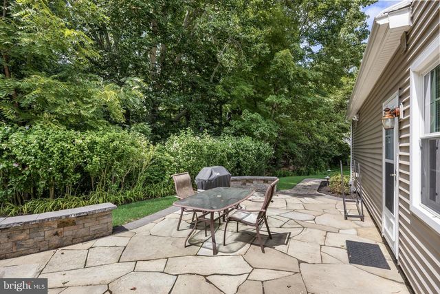 3 LANCELOT CT, Mount Laurel, NJ 08054