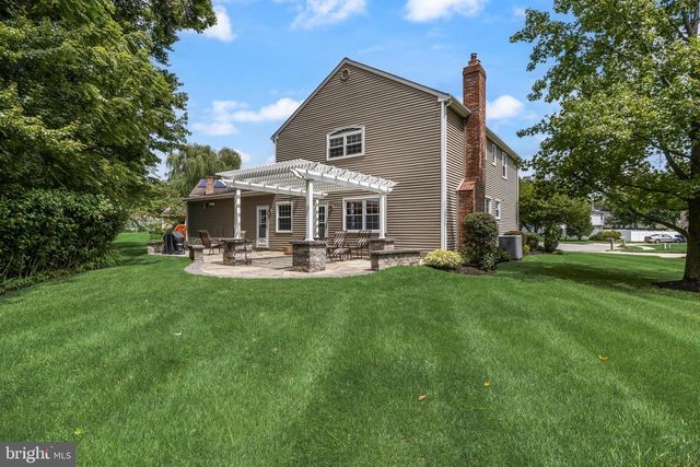 3 LANCELOT CT, Mount Laurel, NJ 08054