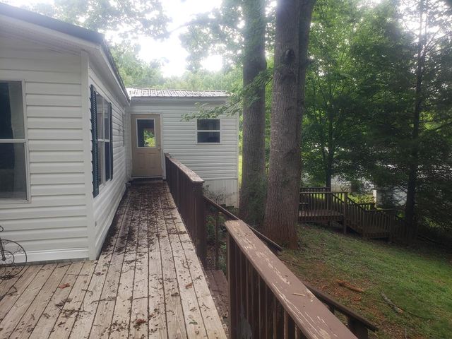 472 Barnard Road, Hayesville, NC 28904