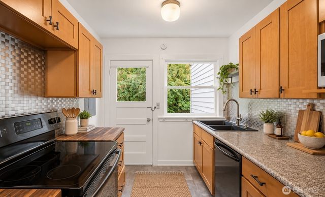 1768 Alki Avenue SW, Seattle, WA 98116