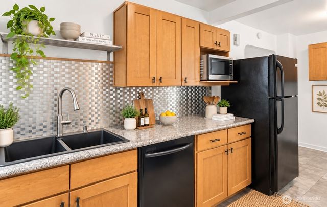 1768 Alki Avenue SW, Seattle, WA 98116