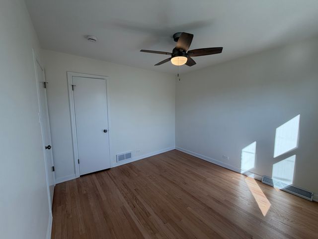 5745 S SAYRE Avenue, Chicago, IL 60638