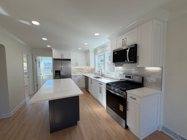 5745 S SAYRE Avenue, Chicago, IL 60638