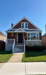 5745 S SAYRE Avenue, Chicago, IL 60638