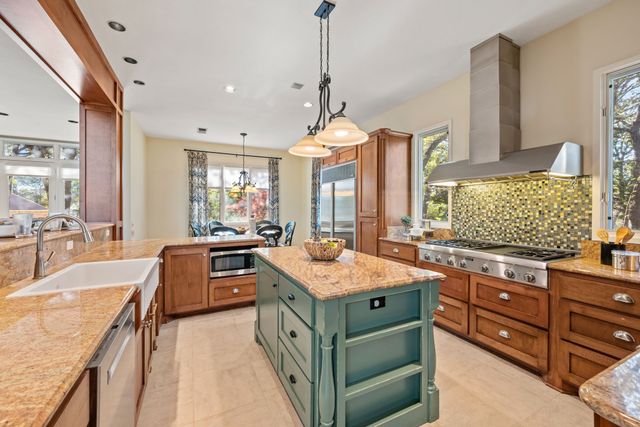 960 Brittany Court, Southlake, TX 76092