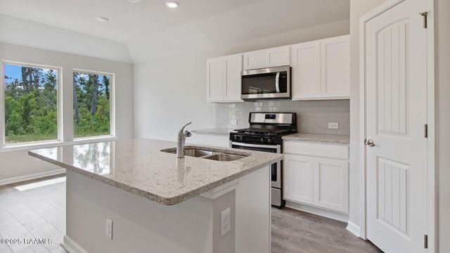 100 Reid Drive, Sunset, LA 70584