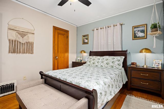 2207 W KELLOGG Avenue, West Peoria, IL 61604