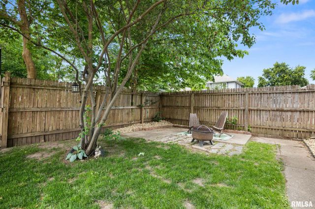 2207 W KELLOGG Avenue, West Peoria, IL 61604