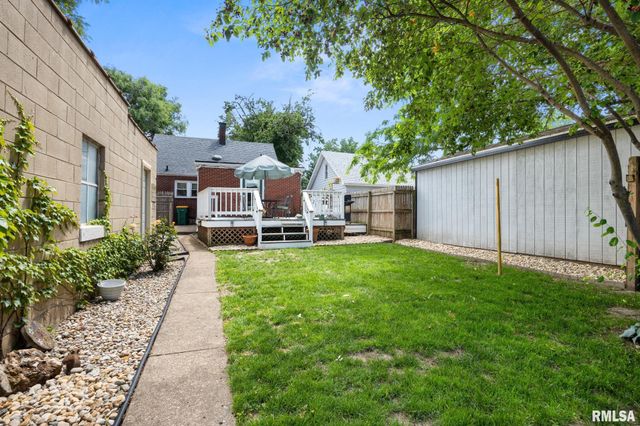 2207 W KELLOGG Avenue, West Peoria, IL 61604