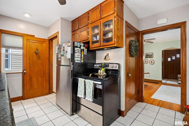 2207 W KELLOGG Avenue, West Peoria, IL 61604