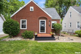 2207 W KELLOGG Avenue, West Peoria, IL 61604