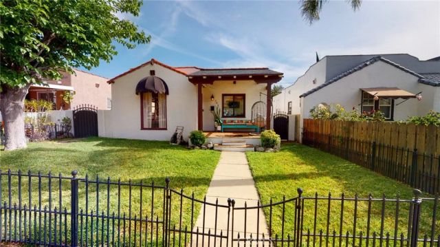 206 W Mountain View Avenue, Glendora, CA 91741