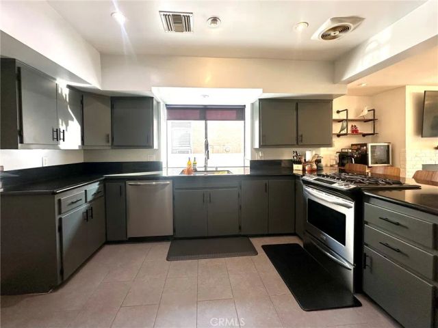 206 W Mountain View Avenue, Glendora, CA 91741