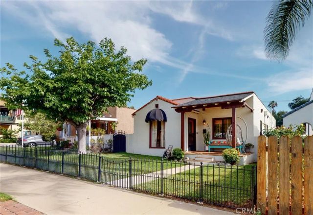 206 W Mountain View Avenue, Glendora, CA 91741