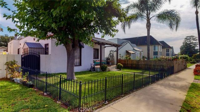 206 W Mountain View Avenue, Glendora, CA 91741