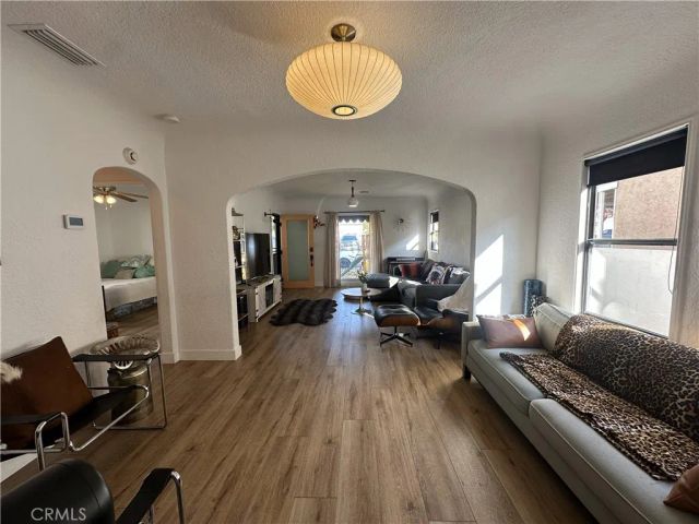 206 W Mountain View Avenue, Glendora, CA 91741