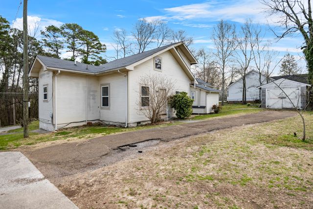 205 Wheeler Avenue, Chickamauga, GA 30707