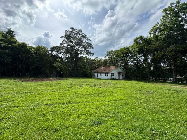 205 Wheeler Avenue, Chickamauga, GA 30707