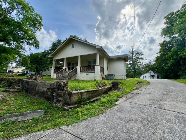 205 Wheeler Avenue, Chickamauga, GA 30707