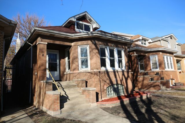 5536 W Melrose Street, Chicago, IL 60641