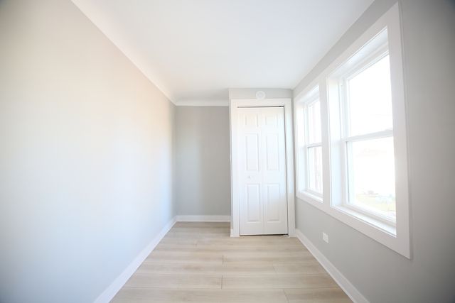 5536 W Melrose Street, Chicago, IL 60641