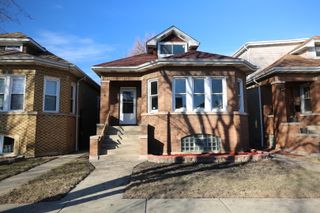 5536 W Melrose Street, Chicago, IL 60641