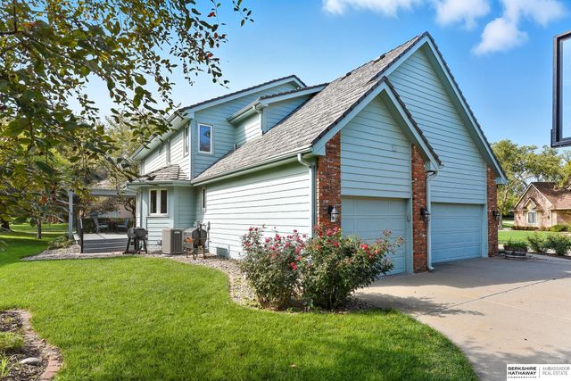 16715 L Street, Omaha, NE 68135