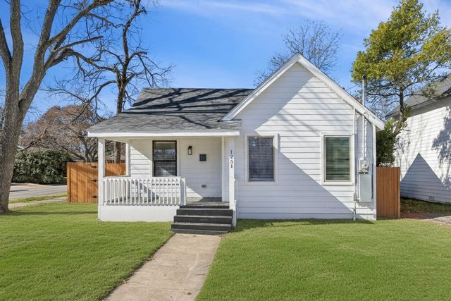 1231 S Edgefield Avenue, Dallas, TX 75208