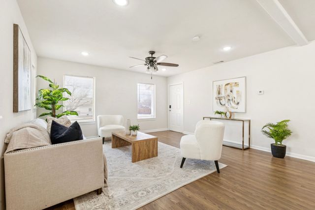 1231 S Edgefield Avenue, Dallas, TX 75208