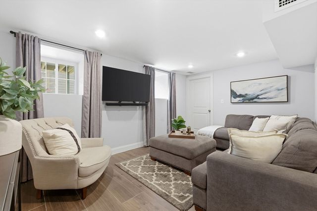 73 Bartlett Rd 1, Winthrop, MA 02152