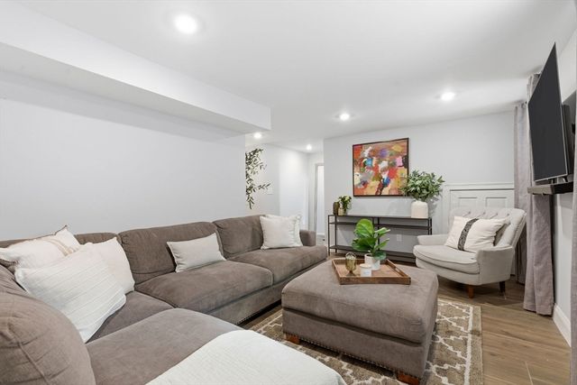 73 Bartlett Rd 1, Winthrop, MA 02152