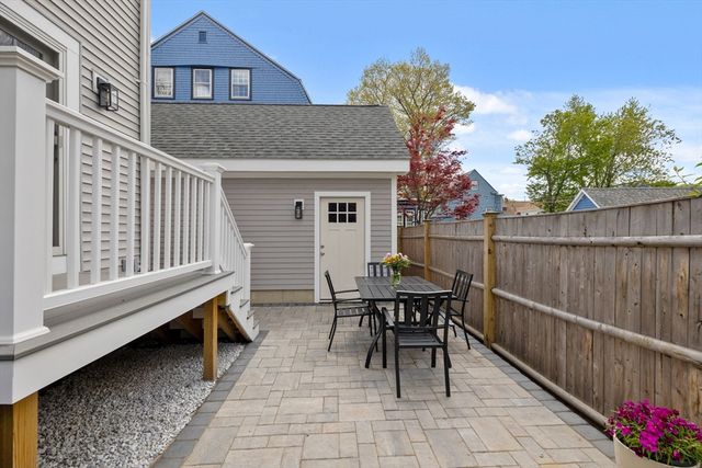 73 Bartlett Rd 1, Winthrop, MA 02152