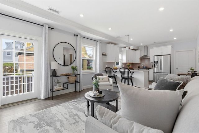 73 Bartlett Rd 1, Winthrop, MA 02152
