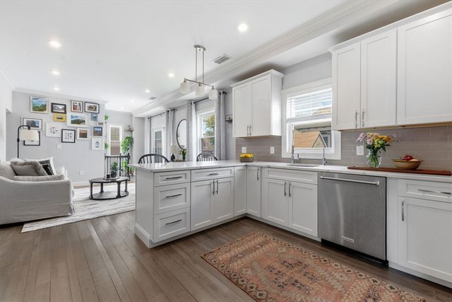 73 Bartlett Rd 1, Winthrop, MA 02152