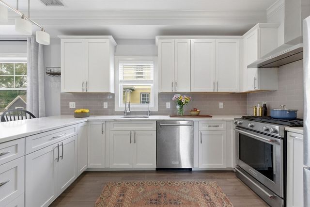 73 Bartlett Rd 1, Winthrop, MA 02152
