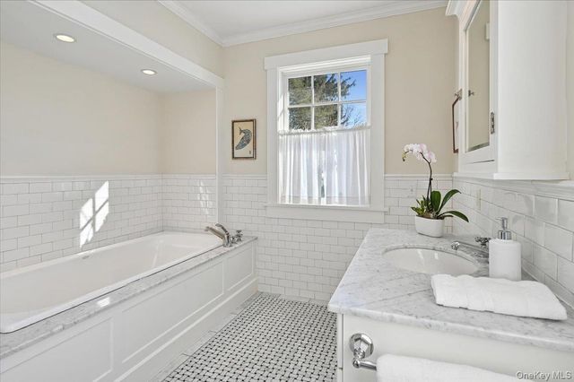 31 Emerson Road, Larchmont, NY 10538