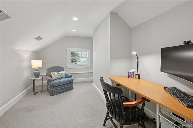 31 Emerson Road, Larchmont, NY 10538