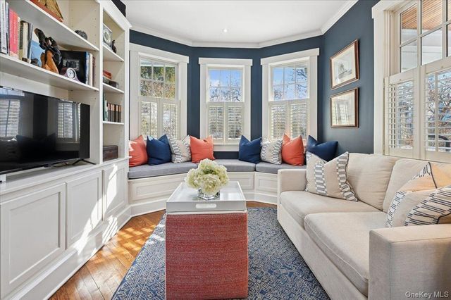 31 Emerson Road, Larchmont, NY 10538