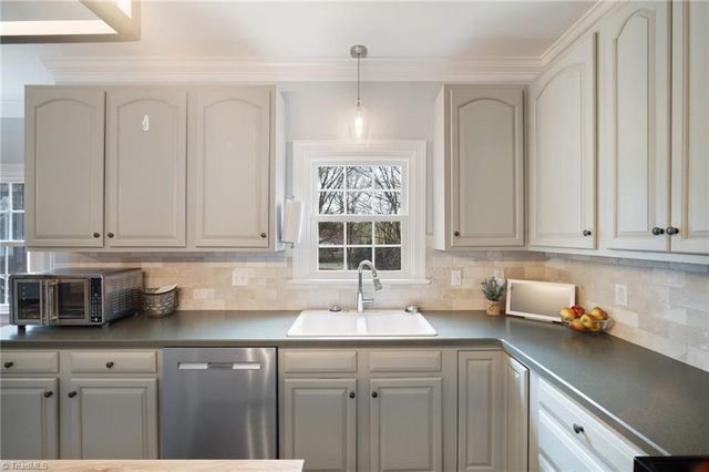 8105 Slane Court, Clemmons, NC 27012