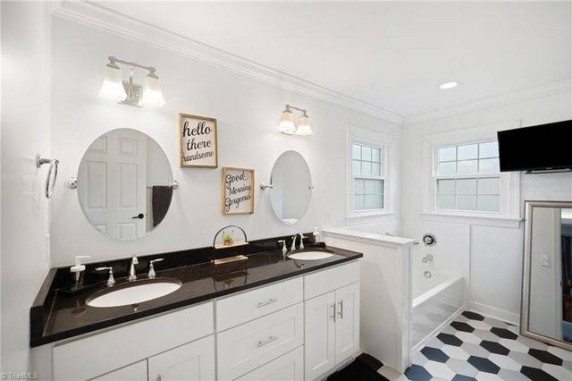 8105 Slane Court, Clemmons, NC 27012