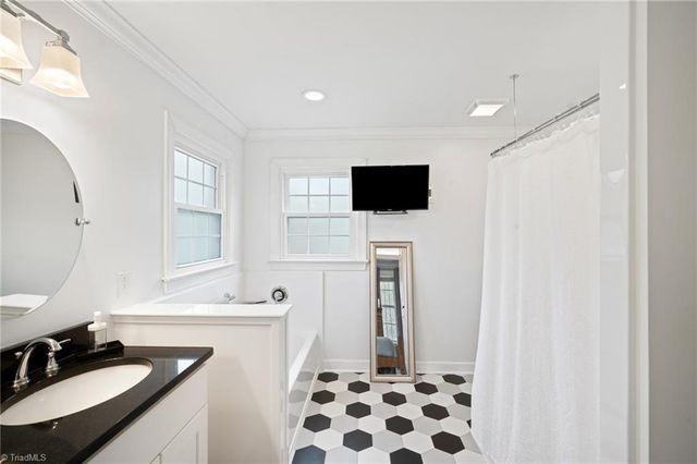 8105 Slane Court, Clemmons, NC 27012