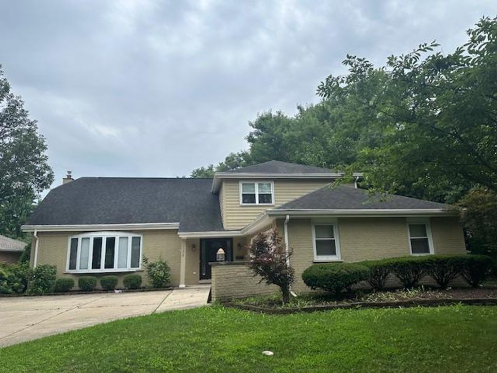 1208 Elizabeth Avenue, Naperville, IL 60540
