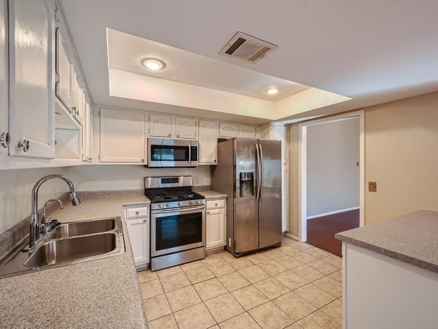 2002 Verbena DR 1336B, Austin, TX 78750