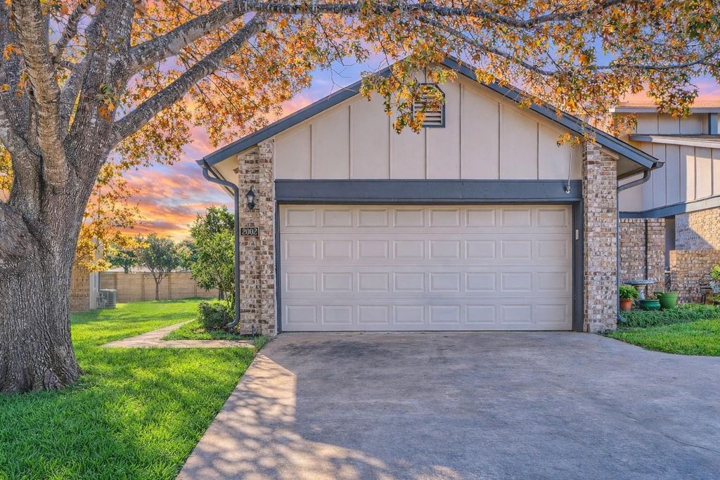 2002 Verbena DR 1336B, Austin, TX 78750