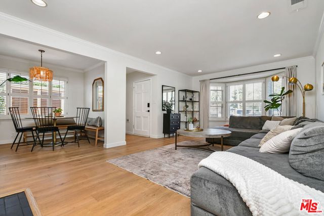 14418 Collins Street, Sherman Oaks, CA 91401