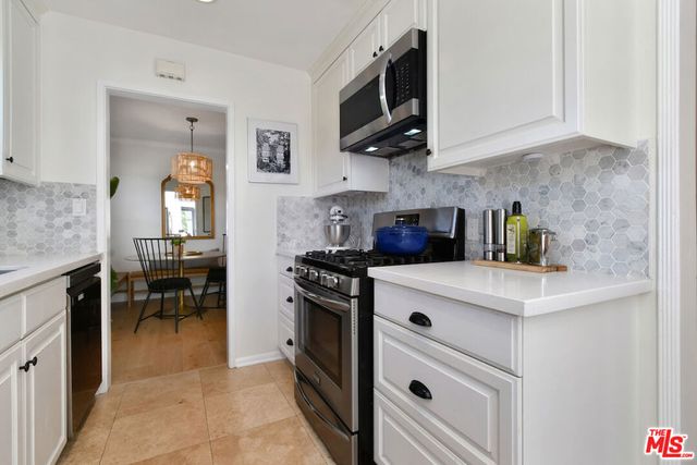 14418 Collins Street, Sherman Oaks, CA 91401